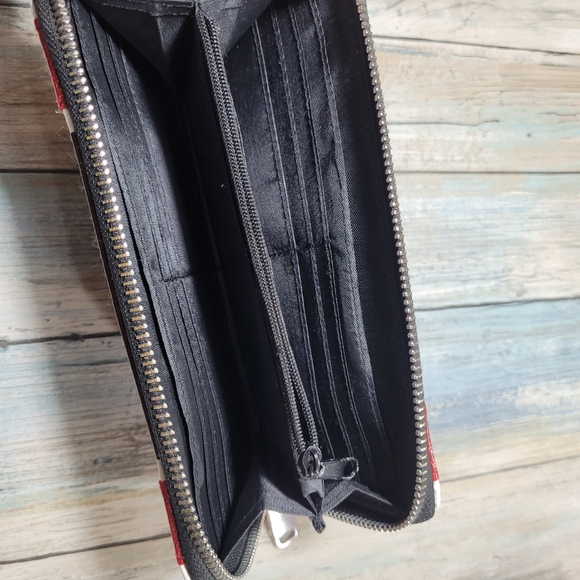 Tootsie Roll Glitter Wallet. - Picture 5 of 8